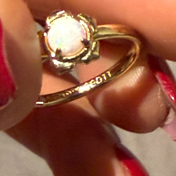 Kendra Scott ring - Picture 3 of 3